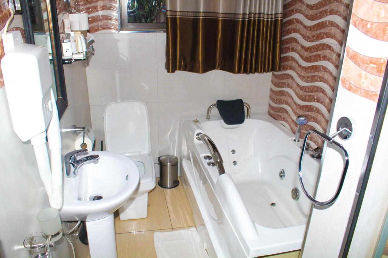 Sherbourne Hotel Kitwe Exterior foto