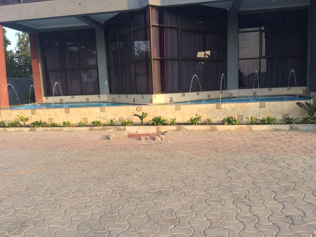 Sherbourne Hotel Kitwe Exterior foto